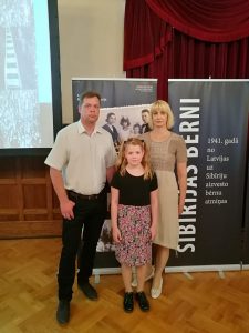 Ance Annija Jaseviča – sacerējumu konkursa „Sibīrijas bērni” uzvarētāja