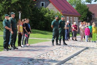 Subate iesaistījās Latvijas valsts robežsardzes rīkotajā lāpu skrējienā