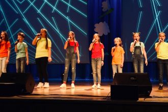 Ilūkstes Mūzikas un mākslas skolas popgrupas MIX jaunākās un vecākās grupas sasniegumi XI Latvijas jauno izpildītāju konkursā “Nāc sadziedāt”