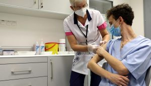 Zāļu valsts aģentūra izstrādājusi informatīvu materiālu par vakcīnām pret Covid-19