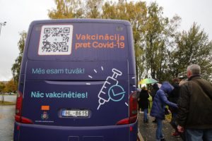 Janvārī izbraukumu vakcinācijas notiks vairāk nekā 130 vietās visos Latvijas reģionos; šonedēļ vairāk nekā uz 30 vietām