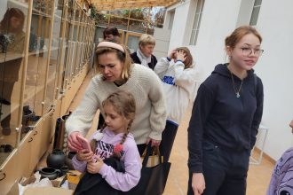 Ilūkstes Bērnu un jauniešu centra lietišķās mākslas pulciņu audzēkņi devās ekskursijā uz Daugavpils Māla mākslas centru